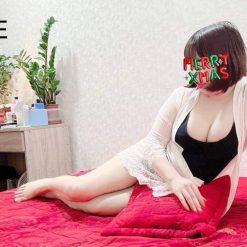 小E